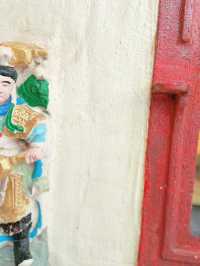 綠島溫泉土地公|溫泉靈脈的守護神,在蒸騰熱氣裡靜候人間祈願