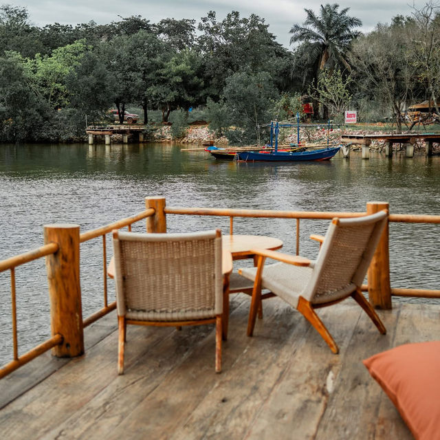 Lawon Canal Café Lawon Canal Café