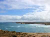 Nature’s Drama🌥️ Twelve Apostles & London Bridge