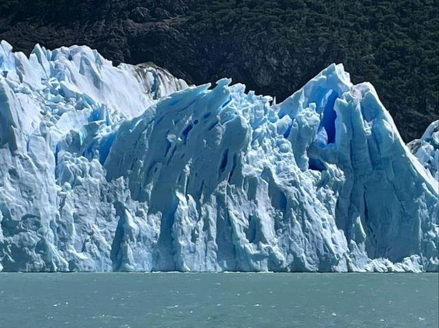 Glaciar Spegazzini Showcases Patagonia’s Majestic Ice Realm
