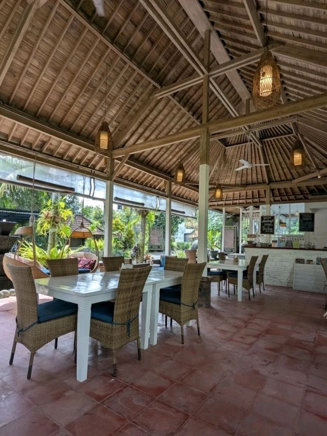 EXCELLENT VEGAN CAFÉ IN BALI.
