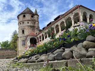 A Renaissance Jewel of Transylvania: Criș Bethlen Castle 
