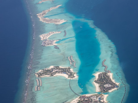 モルディブの海に浮かぶ癒しのリゾート、絶景と透明な海。 | Trip.com