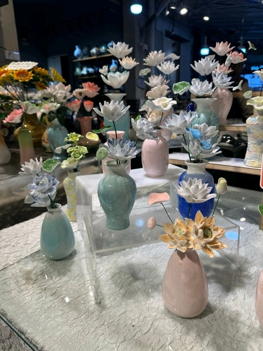 景徳鎮彫刻磁器工場 | 街角すべてがアーティストのスケッチブックの