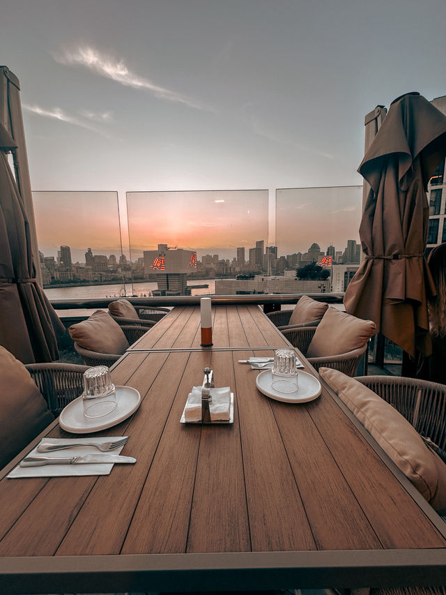 Eat & Work Shanghai: A Luxe Culinary Escape Near the Bund ✨