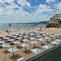 《葡萄牙Cascais🇵🇹》海灘水清沙幼，鄰近火車站