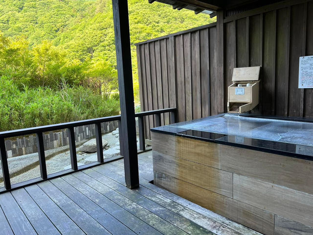 Onsen hopping at Higashiyama Grand Hotel 