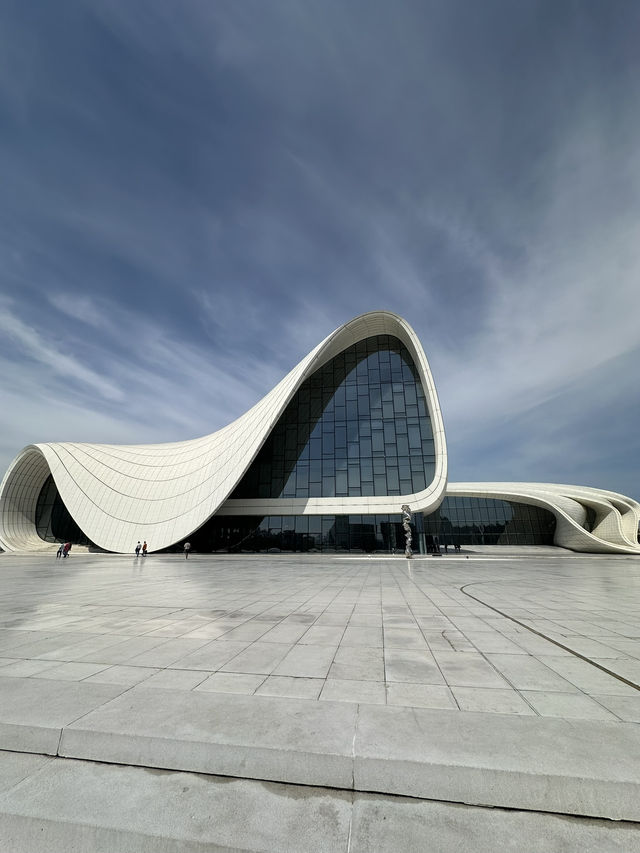 An architectural wonder: the Heydar Aliyev Center in Baku
