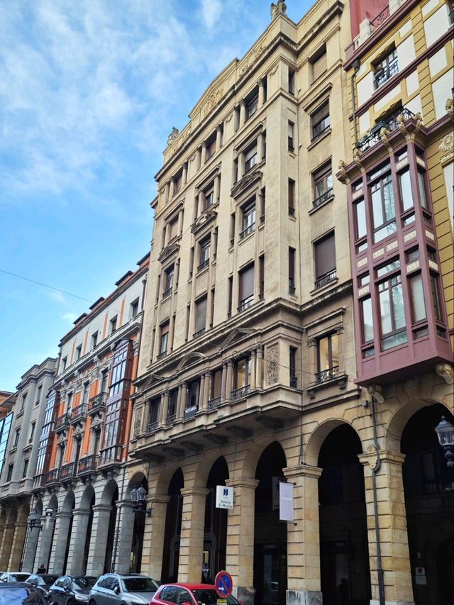 🚶‍♂️ Walking Through Gijón’s Everyday Beauty! 🏙️✨