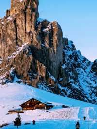 🎒🏔️ Backpacker Essentials for the Dolomites — Travel Smart, Travel Light!