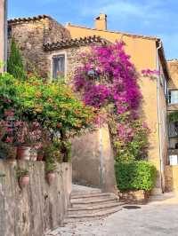 🌿 Gassin: A Hilltop Jewel Overlooking the Glamour of Saint-Tropez 🇫🇷✨