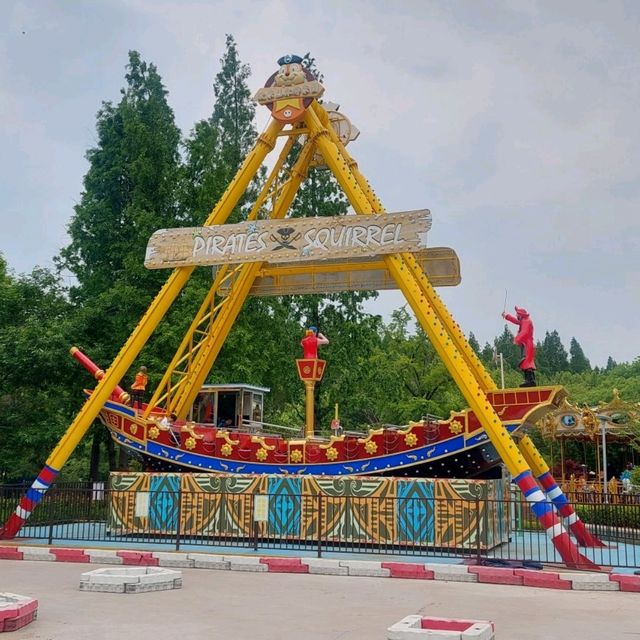 Beautiful parks, Zhongshan park, Botanical garden etc.