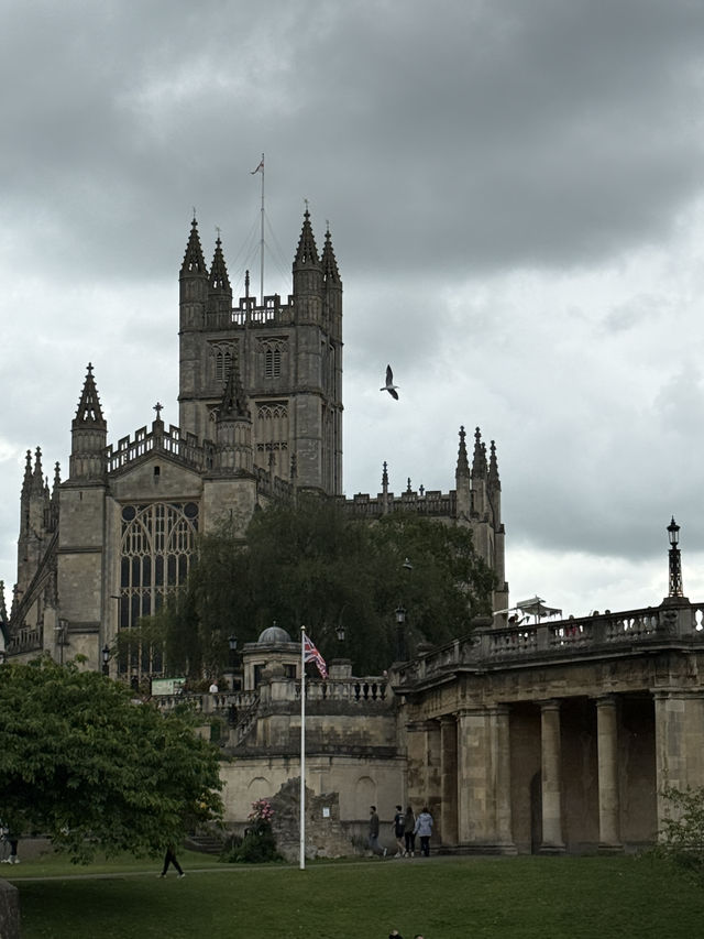Discover Bath: A City of Roman Heritage and Georgian Elegance 🏛️