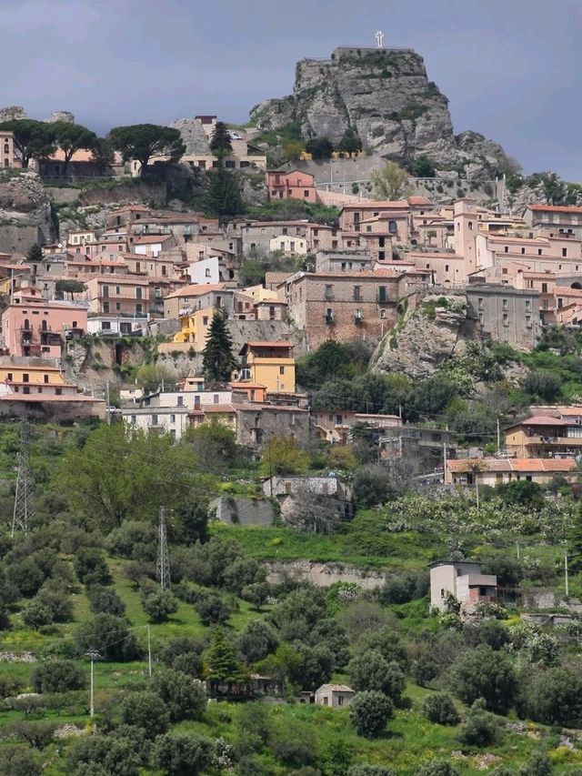 🌄 Echoes of Ancient Greece – Bova, Calabria