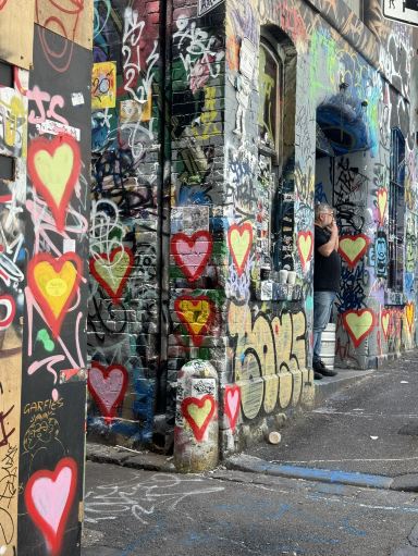 オーストラリア・メルボルン】色とアートが躍る路地「Hosier Lane
