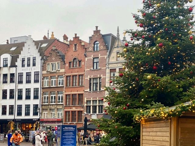 Antwerp: Europe's Diamond Capital (80% of World Trade) Antwerp: Europe's Diamond Capital (80% of World Trade)