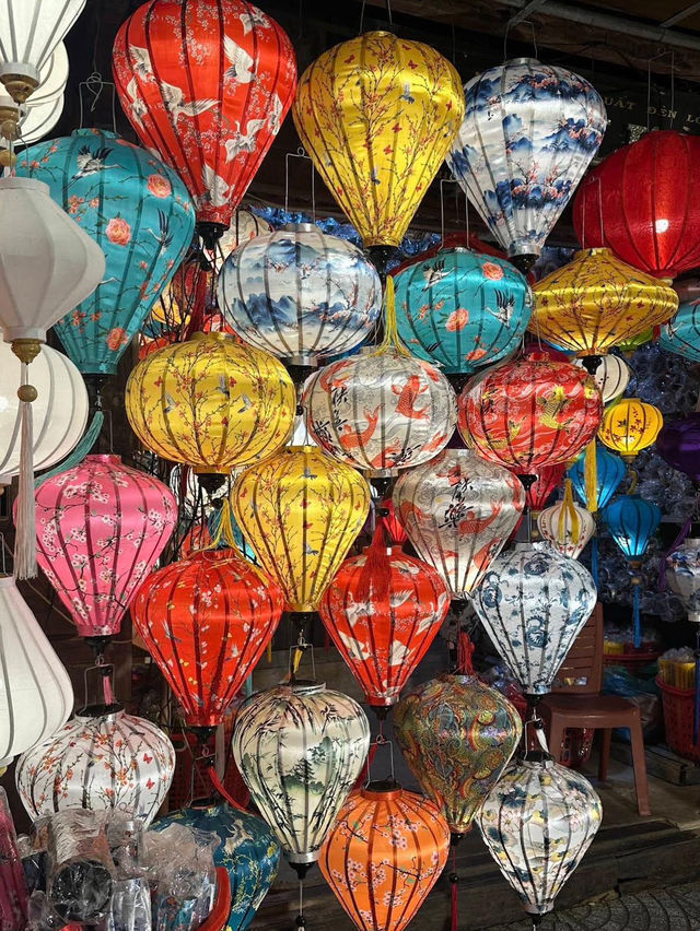 ✨ Lantern-lit Symbol of Hoi An ✨🌙 🏮 ✨ Lantern-lit Symbol of Hoi An ✨🌙 🏮