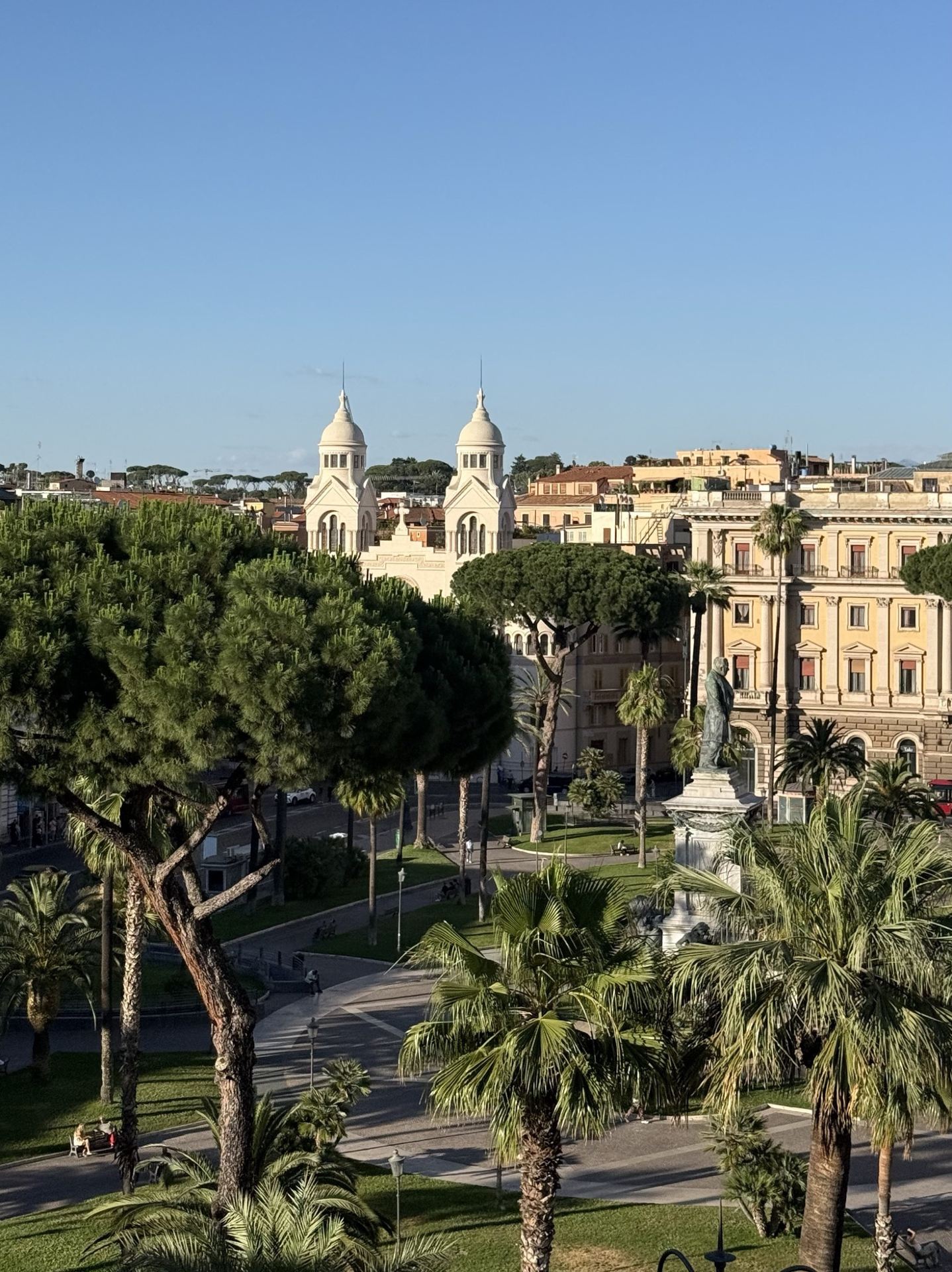 Rome không vội vã: nơi lý tưởng để sinh sống, thưởng thức mì Ý và dạo chơi đến tận đêm khuya 🇮🇹