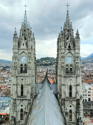 🇪🇨 Quito, Ecuador: A Magical City in the Andes 🏔️✨