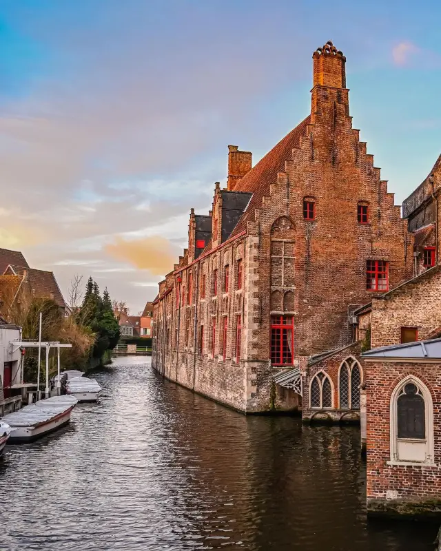 Discover the Enchanting Beauty of Bruges