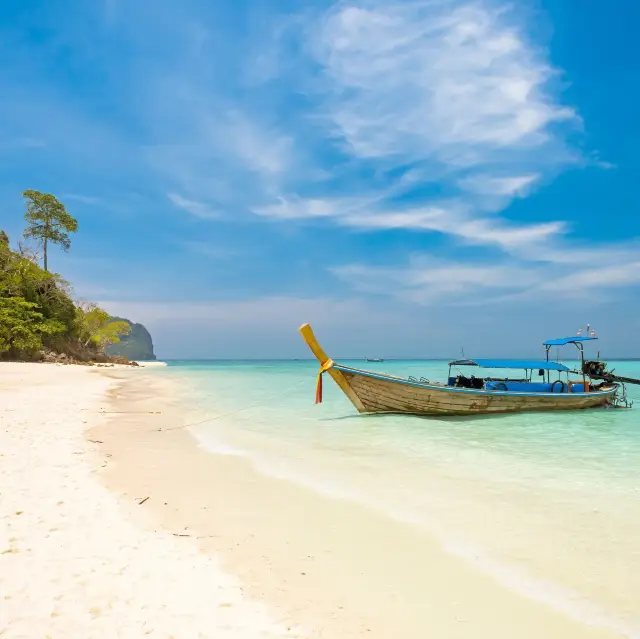 Must visit in Bangkok - Maya Bay, one of the most beautiful beaches in the world!