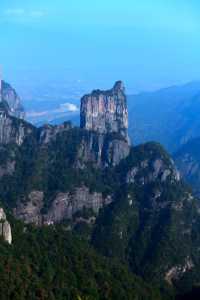 我在成年後，終於見到了學生時代課本上的天姥山-神仙居