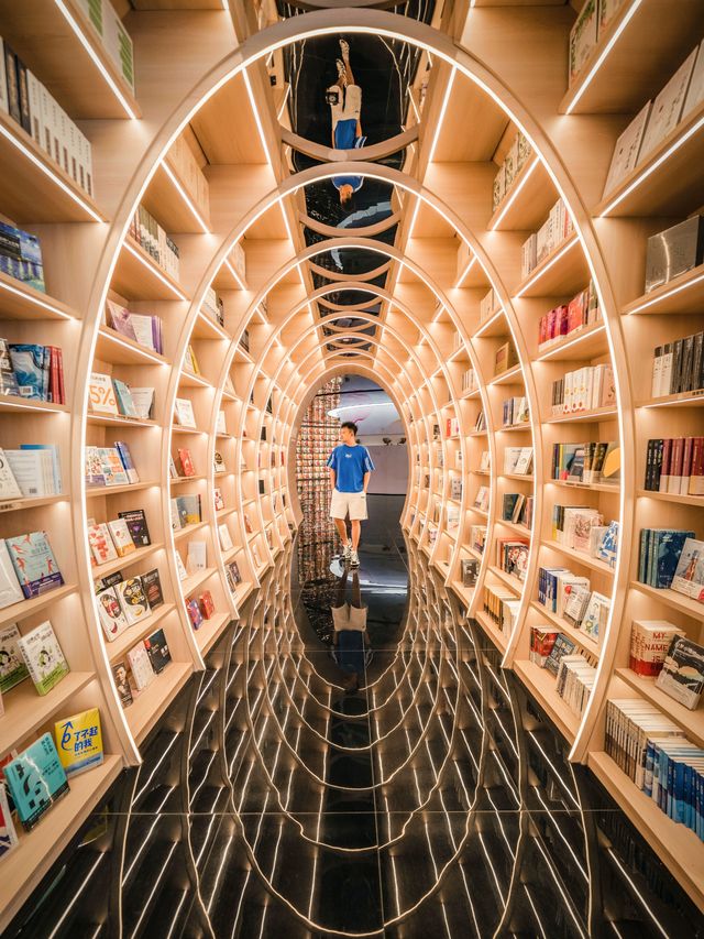 深圳最美書店仿佛置身盜夢空間