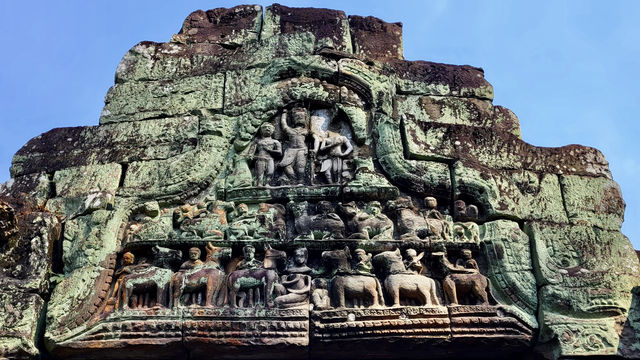 擁有一座奇特的希臘式兩層建築的寺廟-聖劍寺