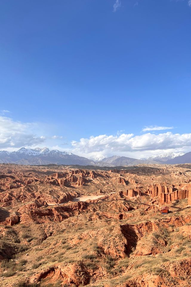 新疆阿克蘇天山鐵木爾大峽谷，又被稱為庫都魯克大峽谷，聽說這裡隱藏著通往天山南北古驛道木紮特古道的秘密