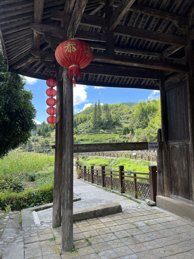 三層樓的風雨橋