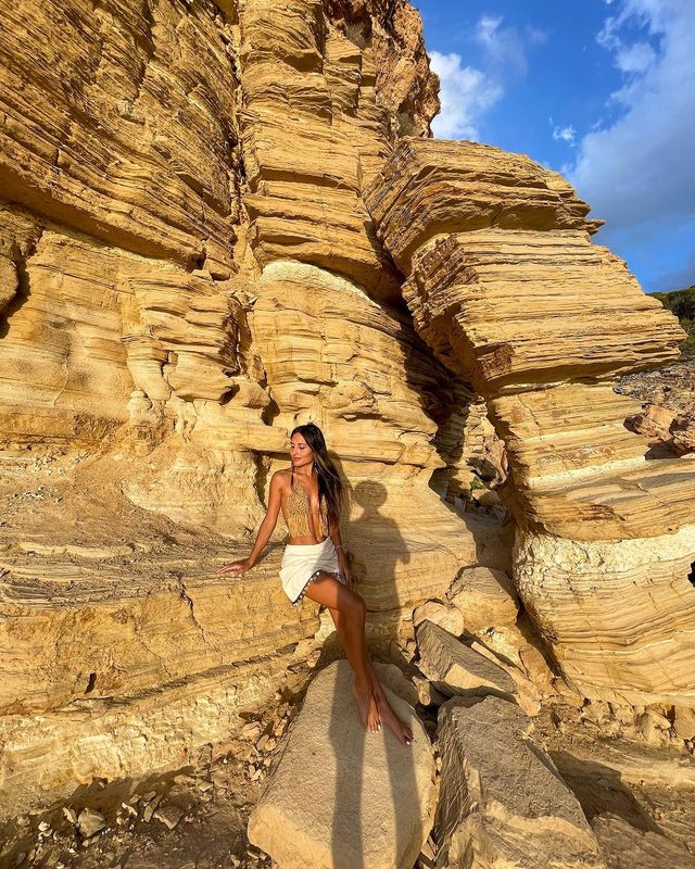Experience the Best of Ibiza's Vibrant Scene! 💃🌅