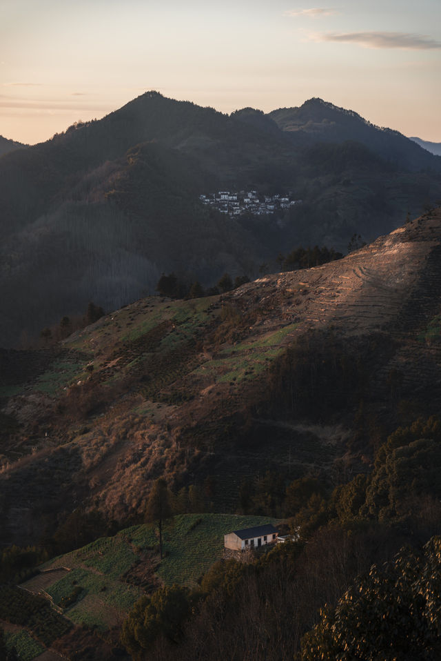 皖南版千里江山圖，飄在雲端的古村