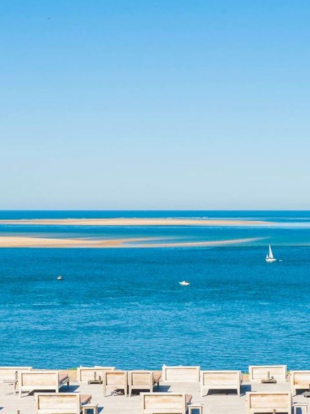 🌟 "La Co(o)Rniche: French Elegance & Seaside Serenity" 🌊
