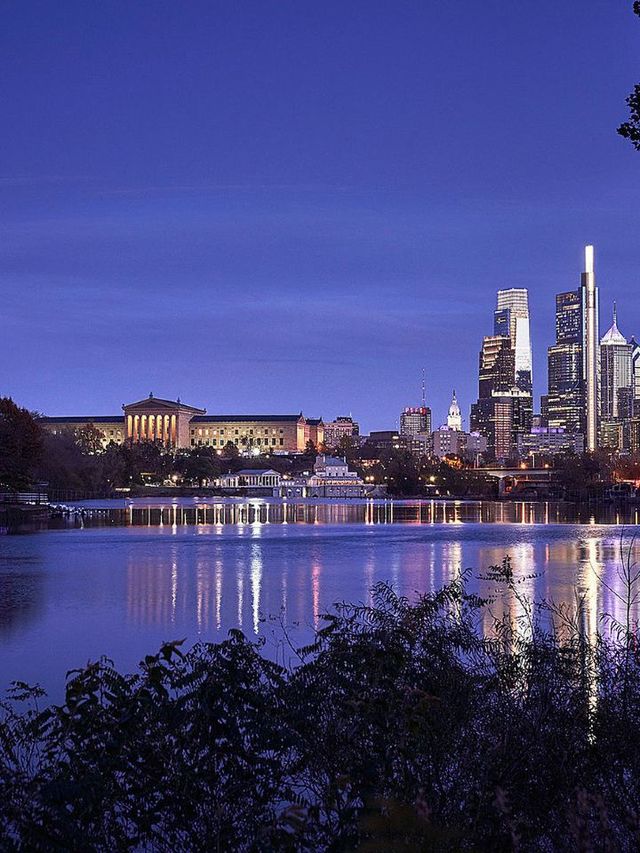 🌟 Philly's Luxe Sleeps: Four Seasons Hotel Spotlight 🌟