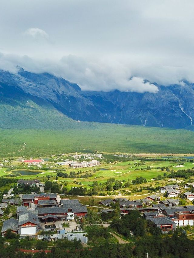 🏔️ Lijiang's Hidden Gem: Snowy Peaks & Luxury 🌟