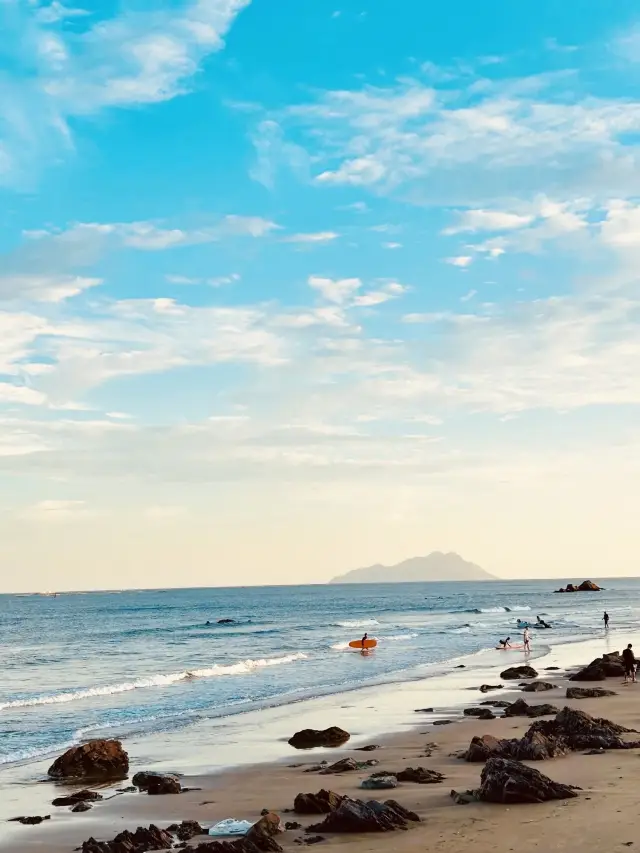 청도를 방문하면 반드시 바닷가를 걸어보는 짜릿한 경험을 해야 합니다. 