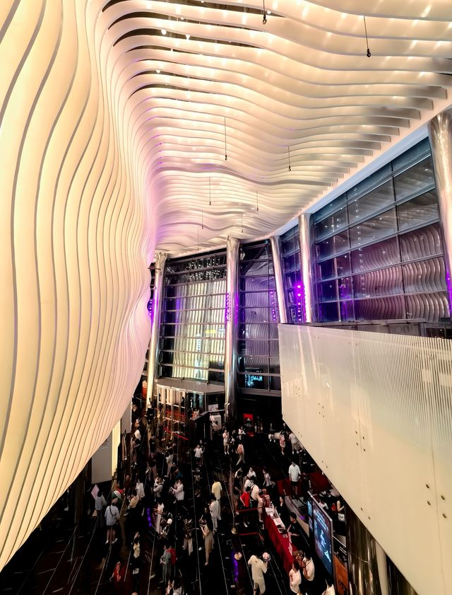 打卡,北外滩友邦大剧院。 打卡,北外滩友邦大剧院。