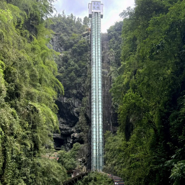 夢回峽谷深處，感受阿依河的原始與壯美