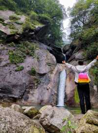 平頂山堯山龍王祠與白龍潭與景區絕美景觀。