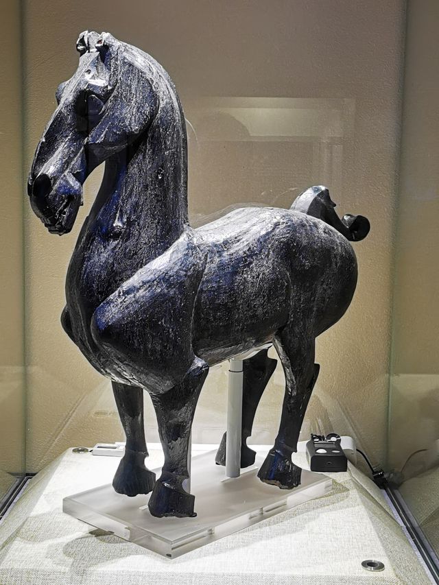 國之大用——綿陽漢馬陳列。