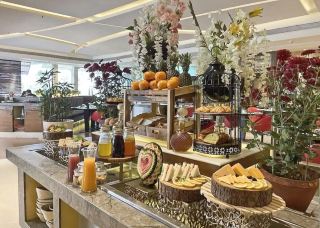 Landmark Tower Hotel | Unlock the Dream Stay for Urban Travel