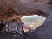石中洞（鳳凰城）Hole in the Rock