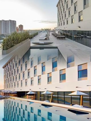 Stay at the Movich Hotel Buro 51 and discover the gentle side of the city.