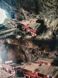 位於福州的東南懸空寺，承載着千年歷史滄桑