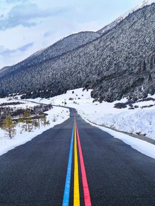Who doesn't love snow-capped mountains like these?!