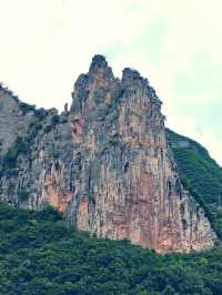 探秘神女峰：交通、玩法與拍照機位全指南
