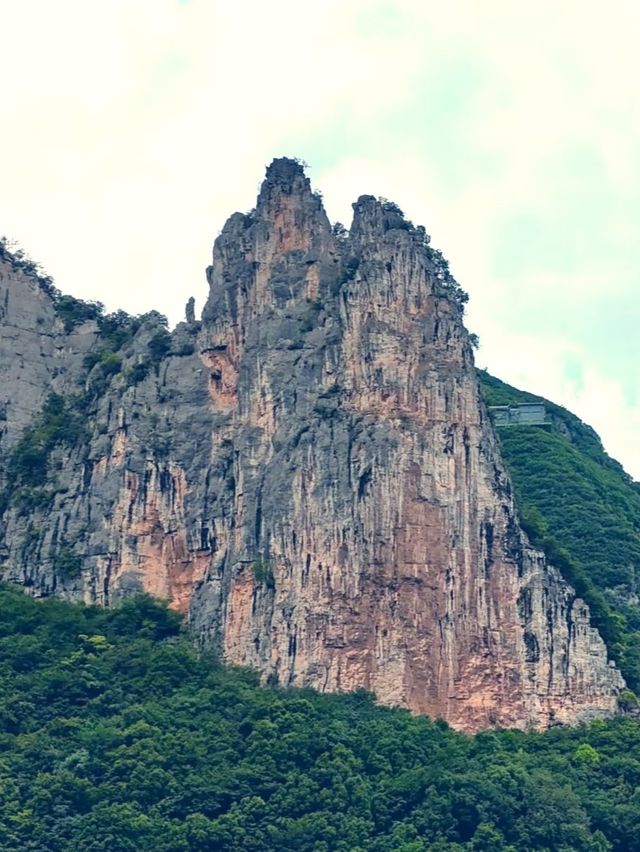 探秘神女峰：交通、玩法與拍照機位全指南
