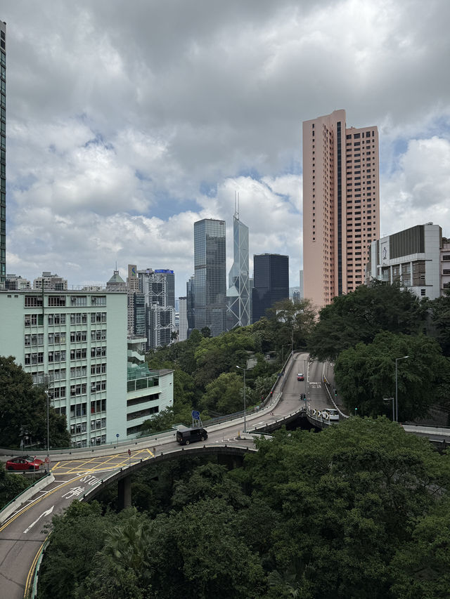 Central To Admiralty - Experience The Concrete Jungle Of Hong Kong 