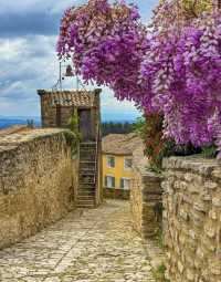 小眾避暑地｜走進中世紀山城Gordes。