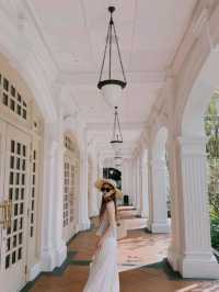 Raffles Hotel Singapore | Most Beautiful Dreamy Blue Fountain⛲